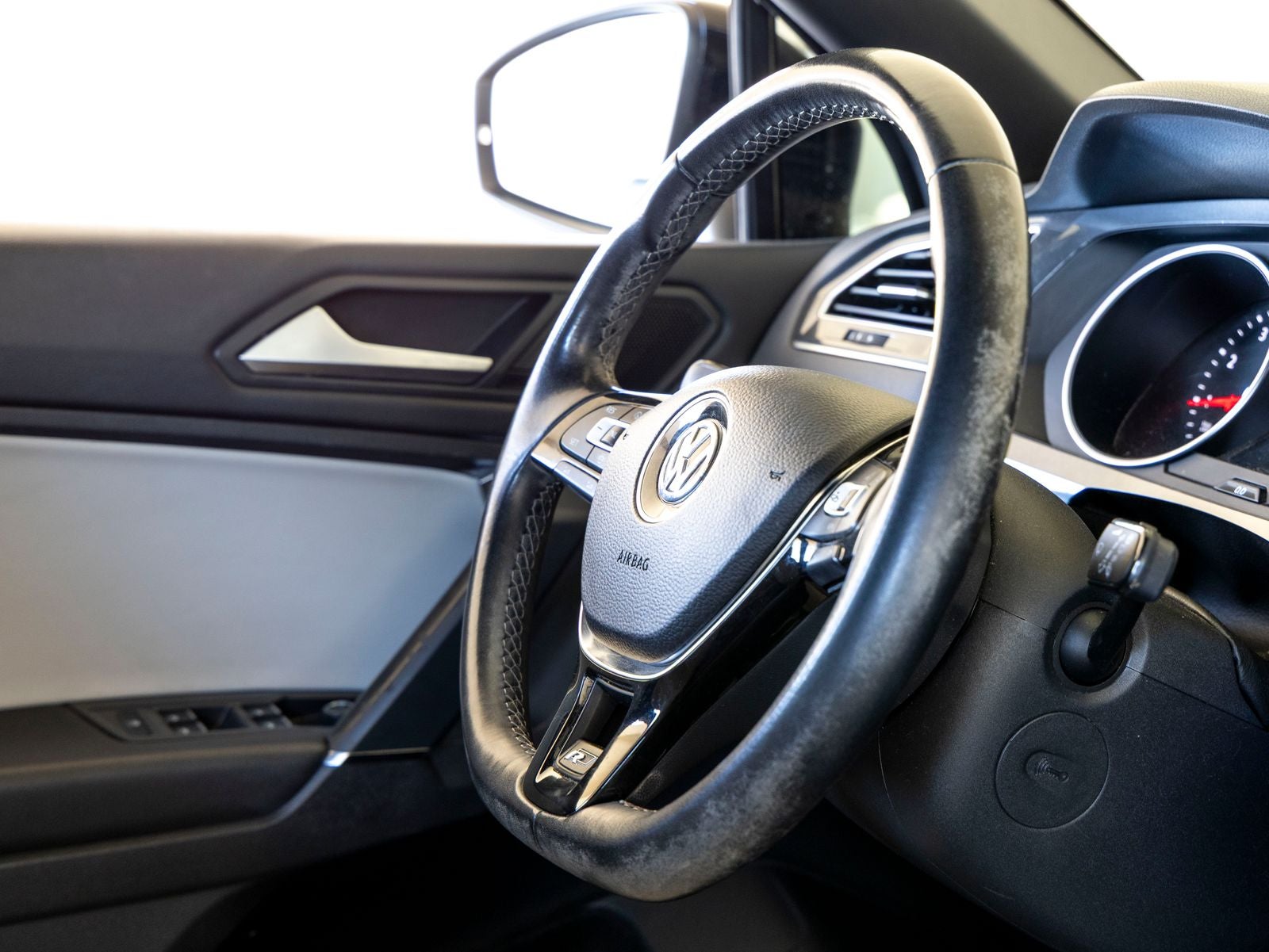 2020 Volkswagen Tiguan 2.0T SE R-Line Black 4Motion