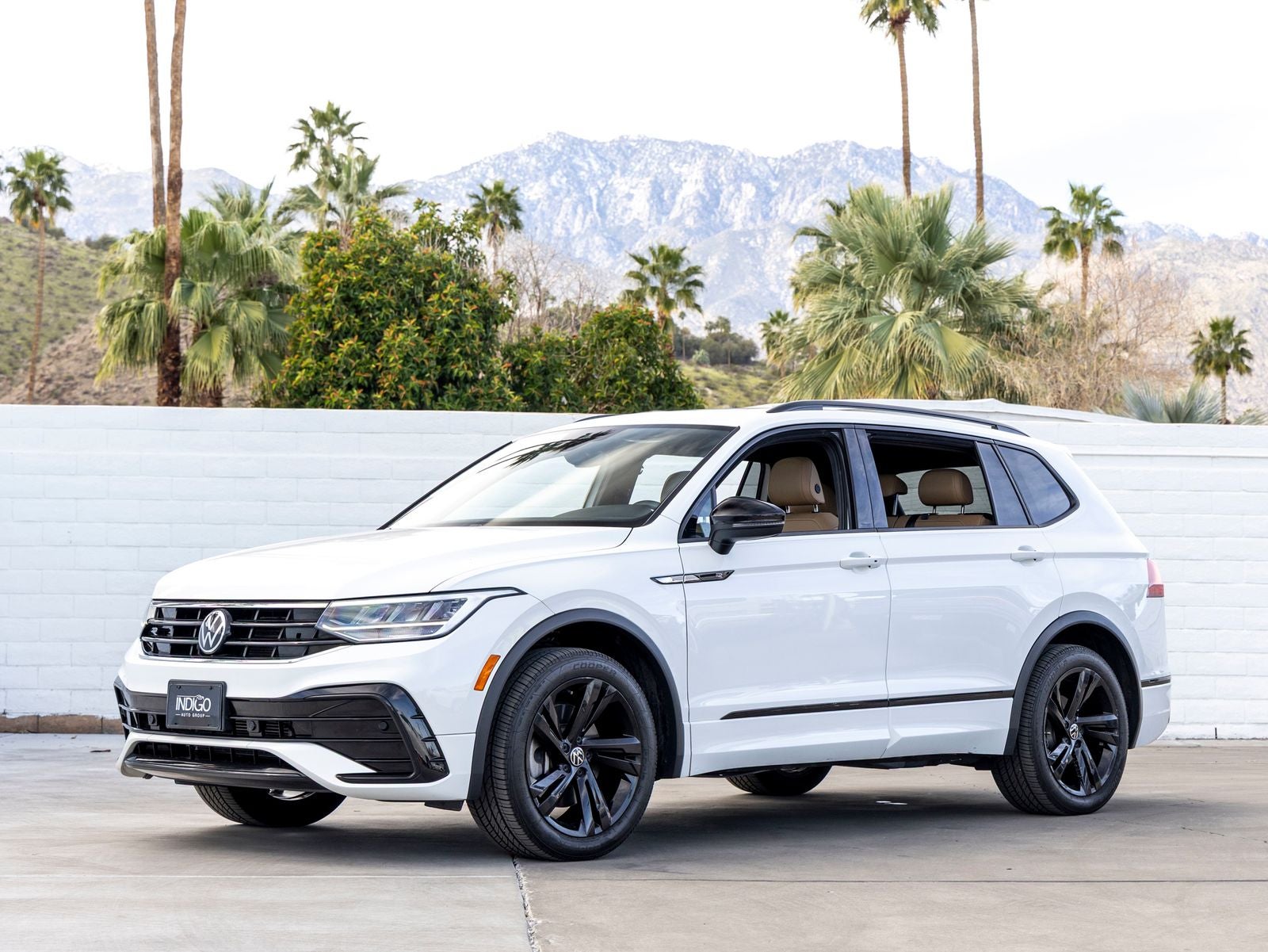 2023 Volkswagen Tiguan SE R-LINE BLACK