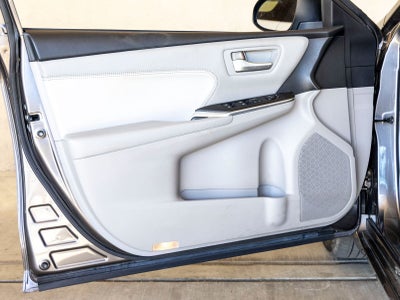 2016 Toyota Camry Hybrid XLE