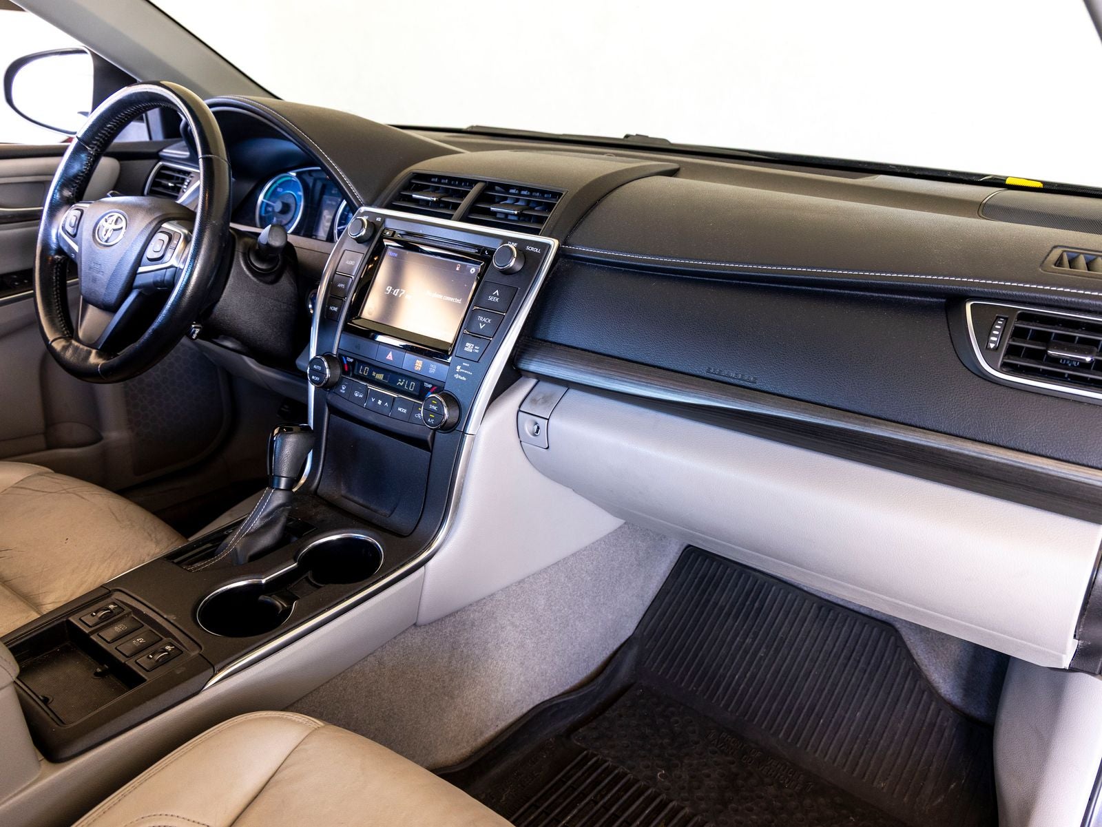 2016 Toyota Camry Hybrid XLE