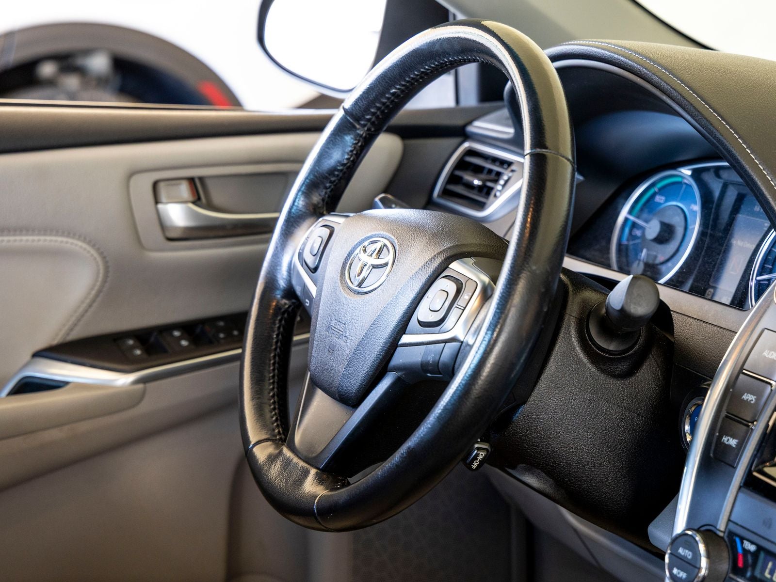 2016 Toyota Camry Hybrid XLE