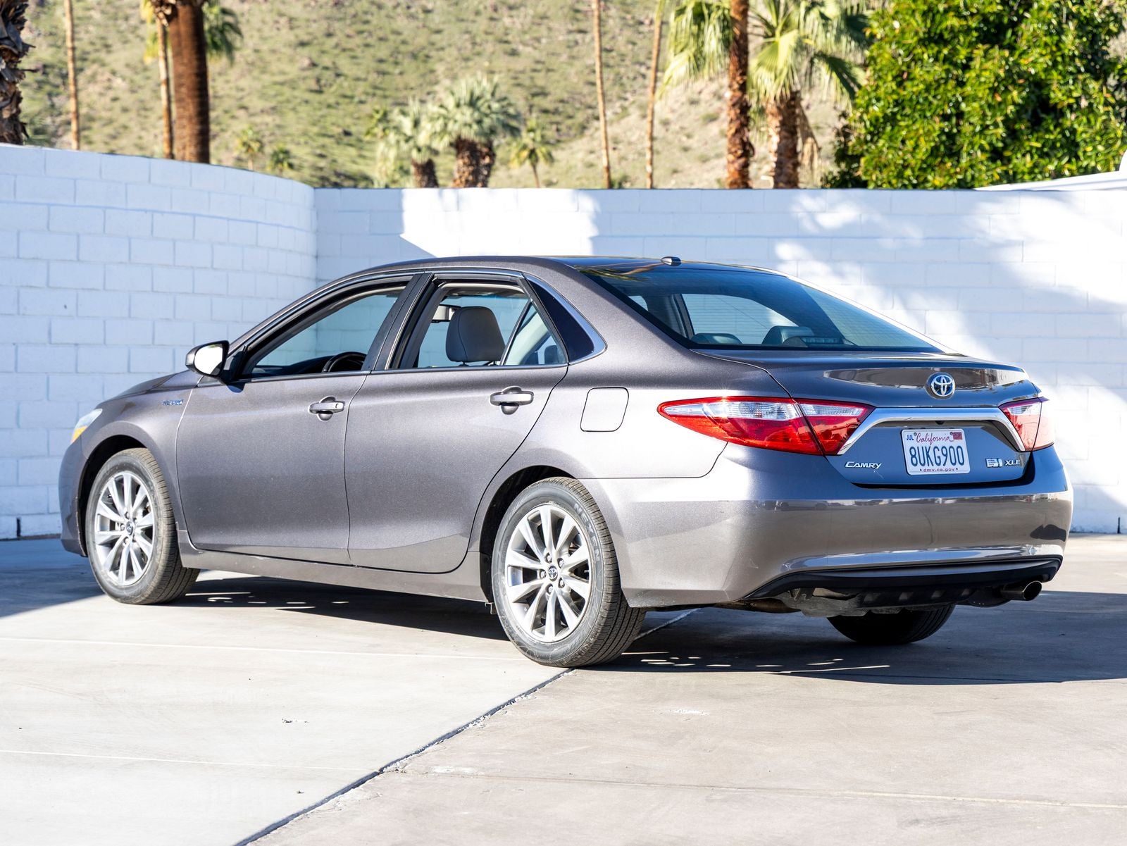 2016 Toyota Camry Hybrid XLE