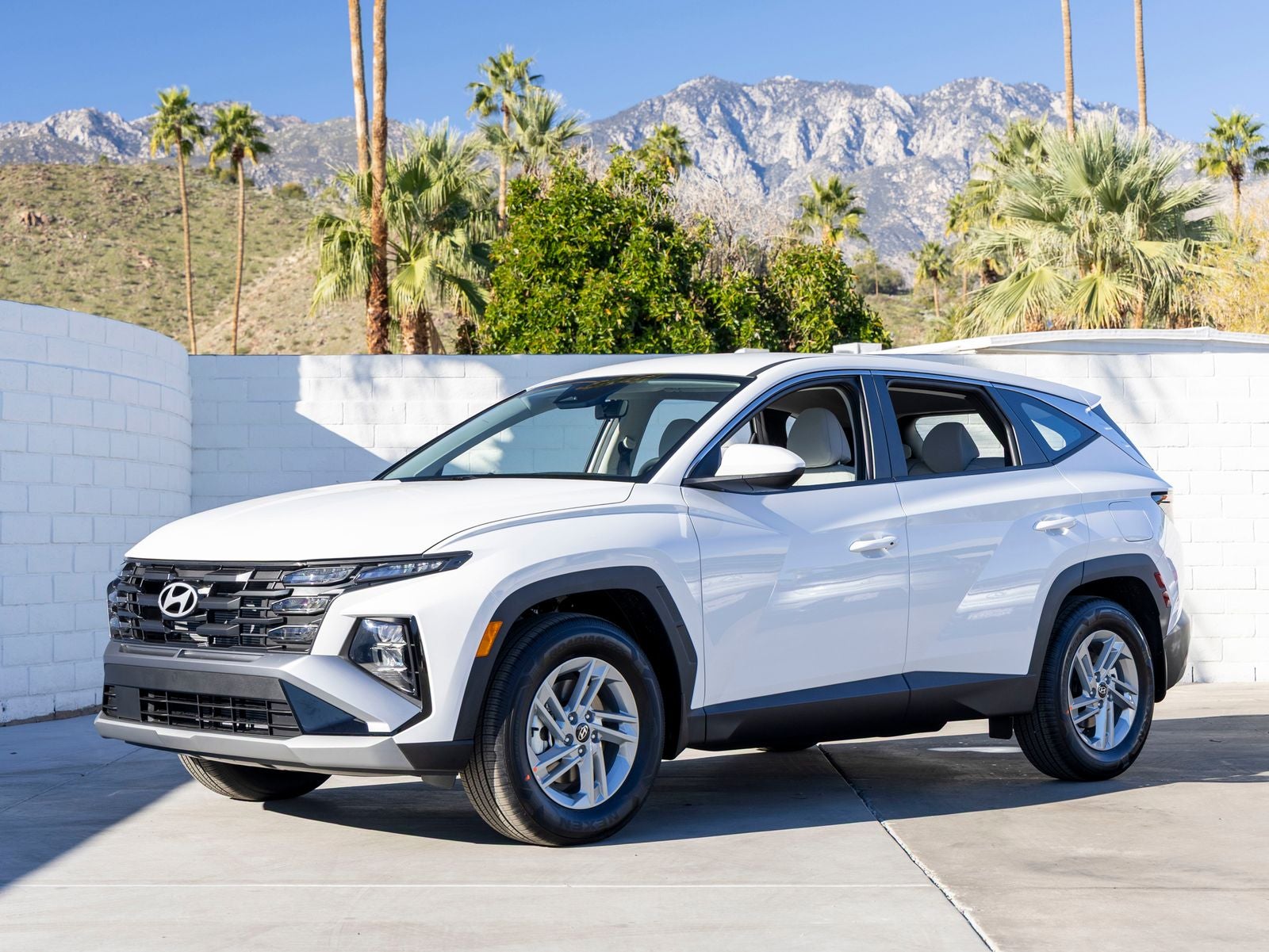 2026 Hyundai TUCSON SE