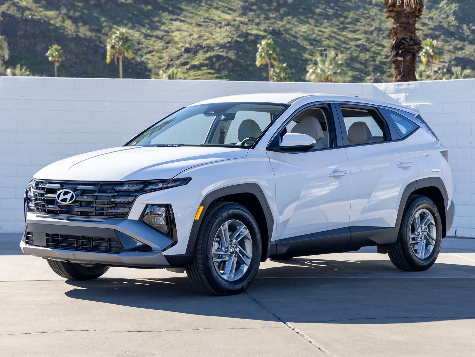 2026 Hyundai TUCSON SE