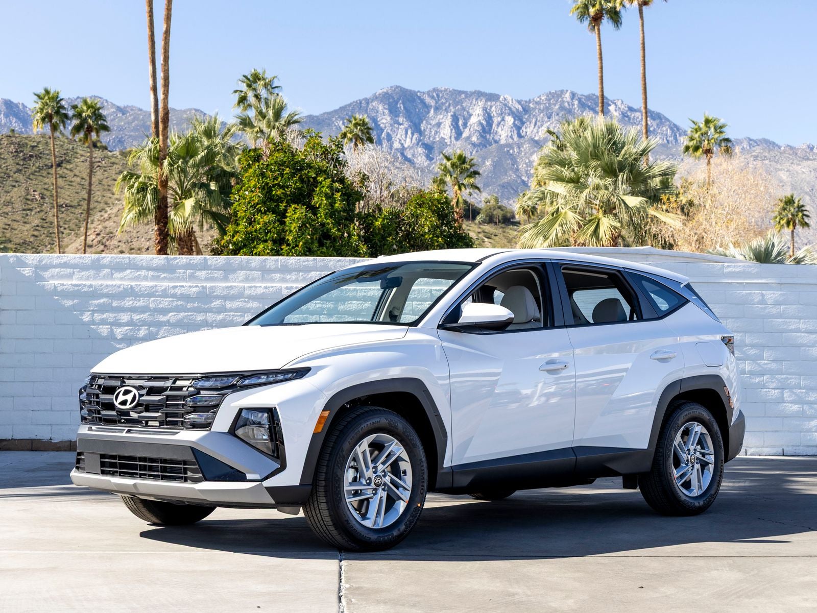 2026 Hyundai TUCSON SE