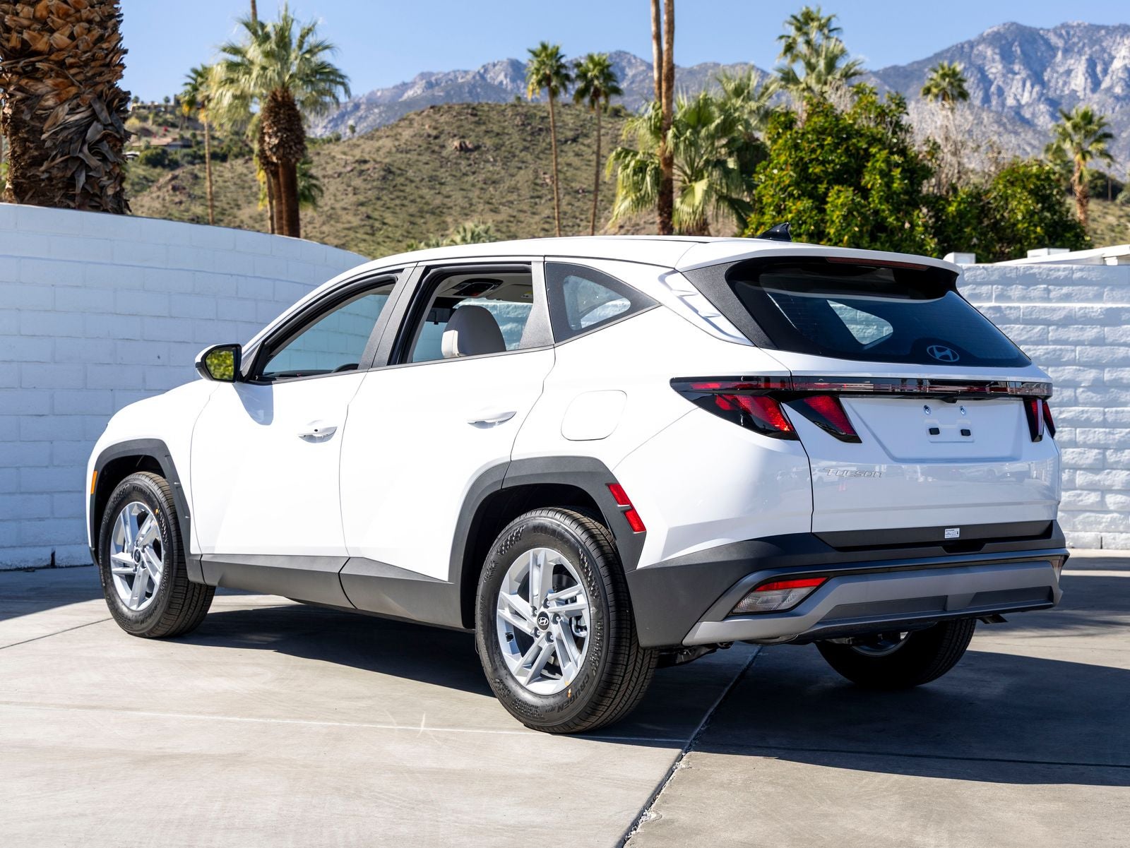 2026 Hyundai TUCSON SE