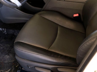 2012 Toyota Prius v Five