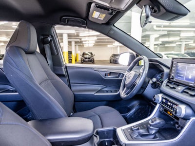 2022 Toyota RAV4 Hybrid SE