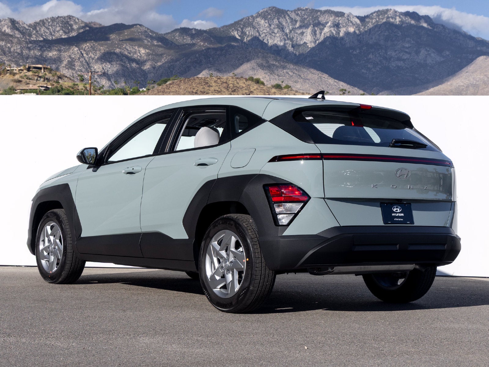 2027 Hyundai KONA SE