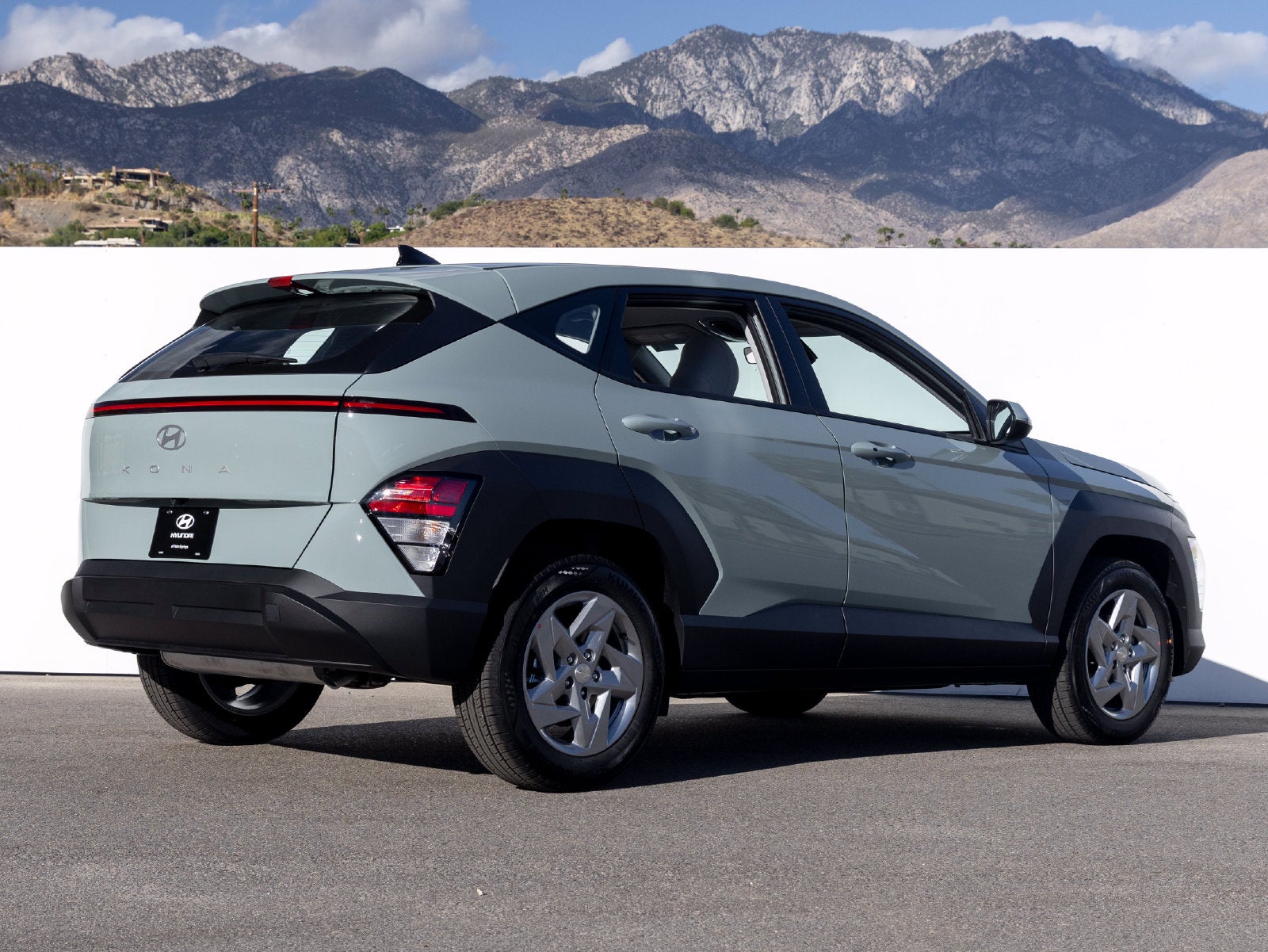 2027 Hyundai KONA SE