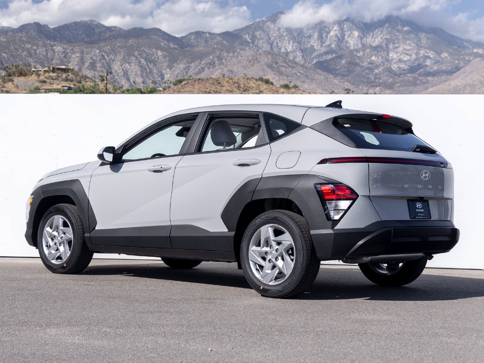 2027 Hyundai KONA SE