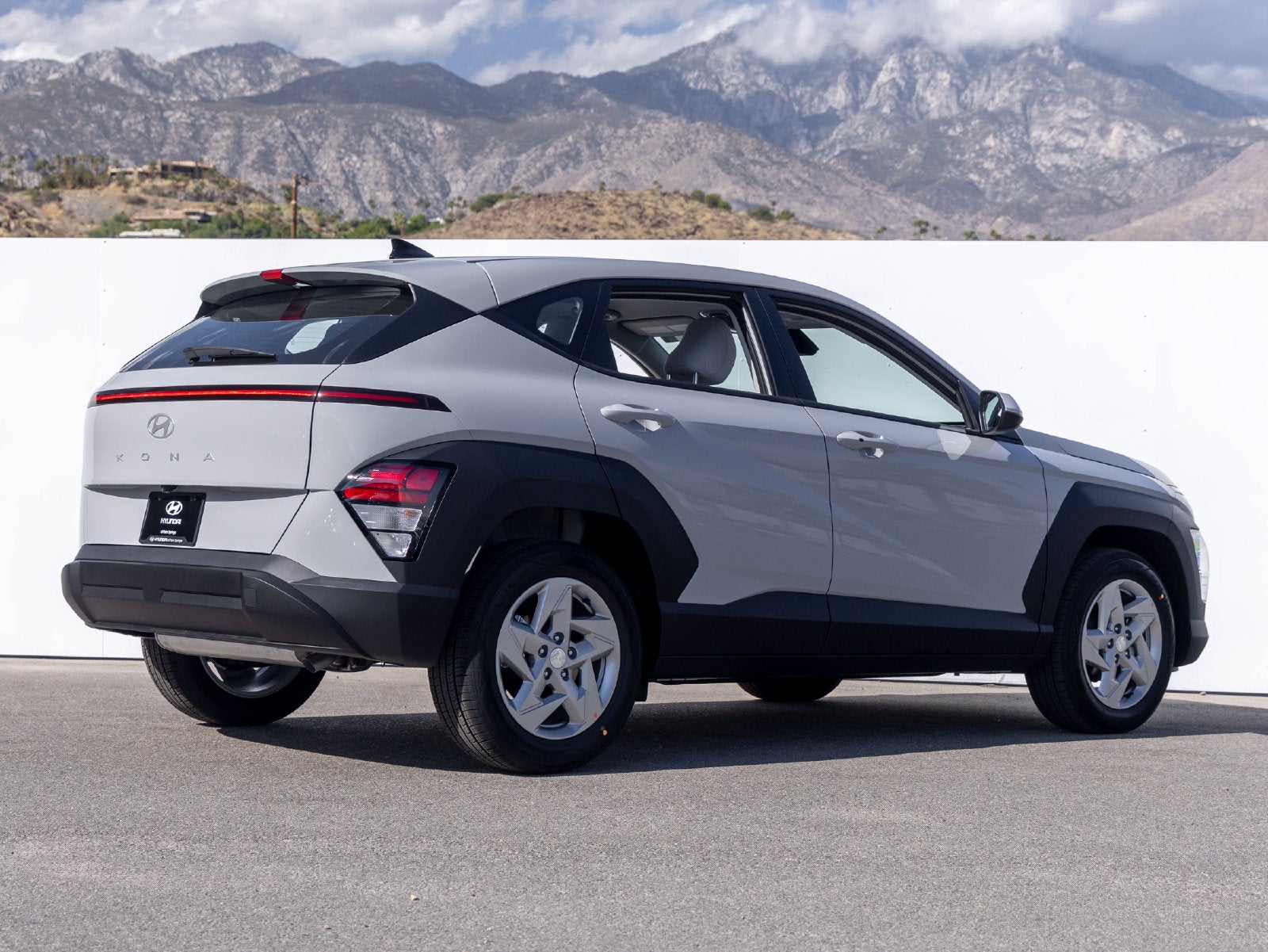 2027 Hyundai KONA SE