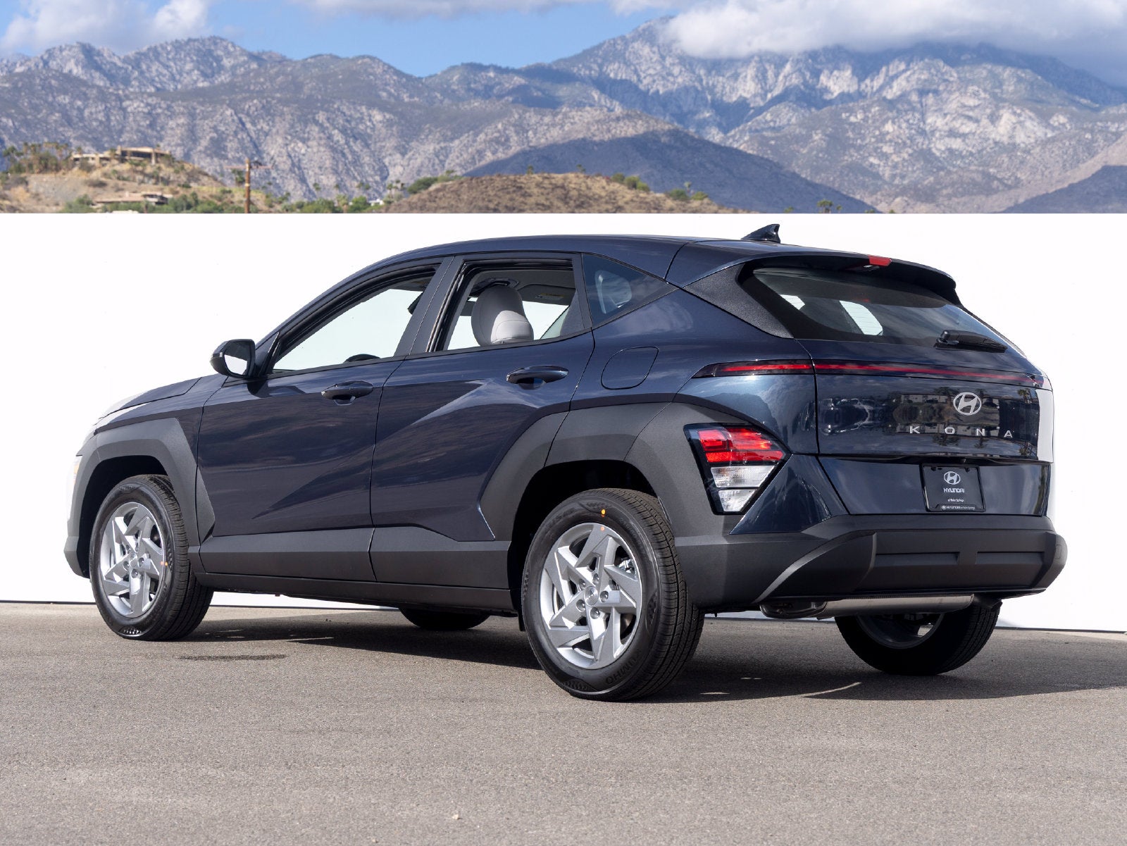 2027 Hyundai KONA SE