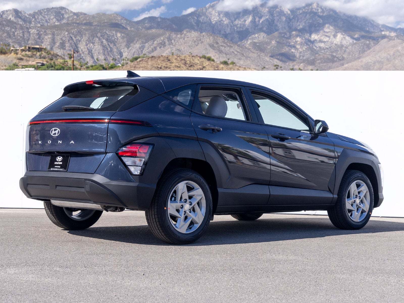 2027 Hyundai KONA SE