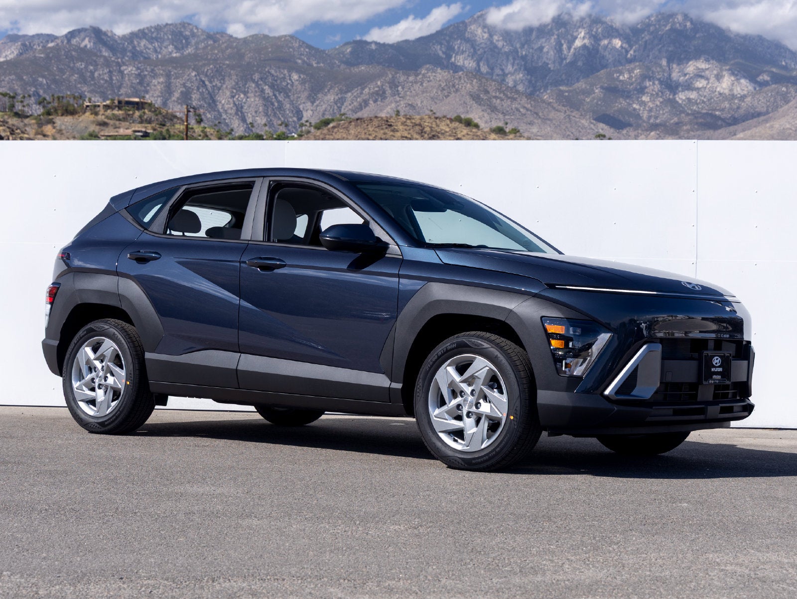 2027 Hyundai KONA SE