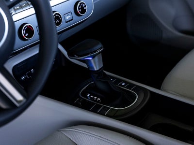 2025 Hyundai KONA SE