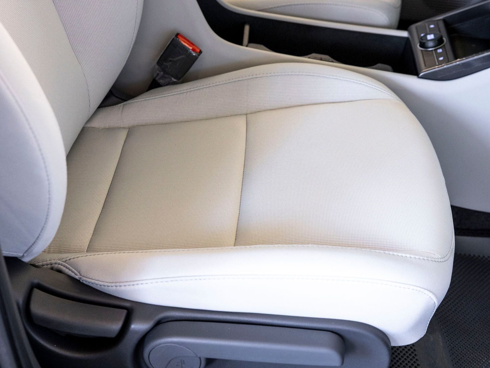 2025 Hyundai KONA ELECTRIC SEL