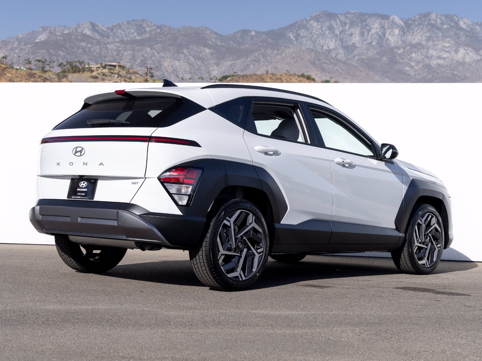 2027 Hyundai KONA SEL Premium