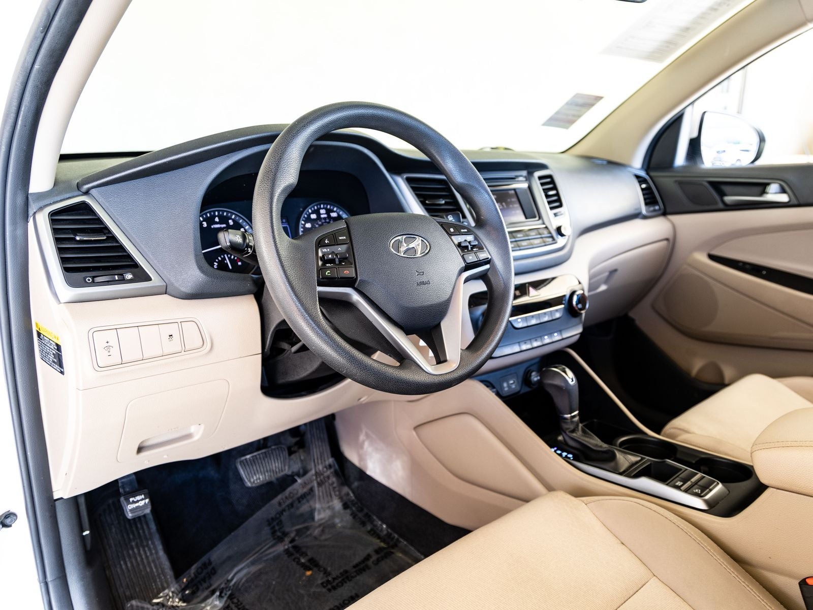 2017 Hyundai TUCSON SE