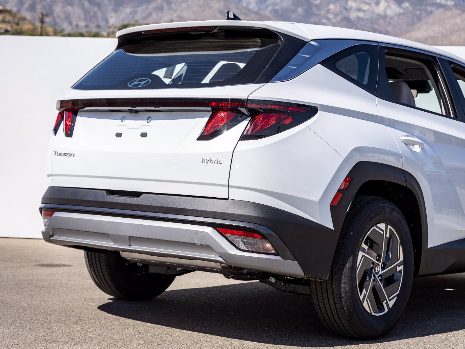 2026 Hyundai TUCSON HYBRID SE