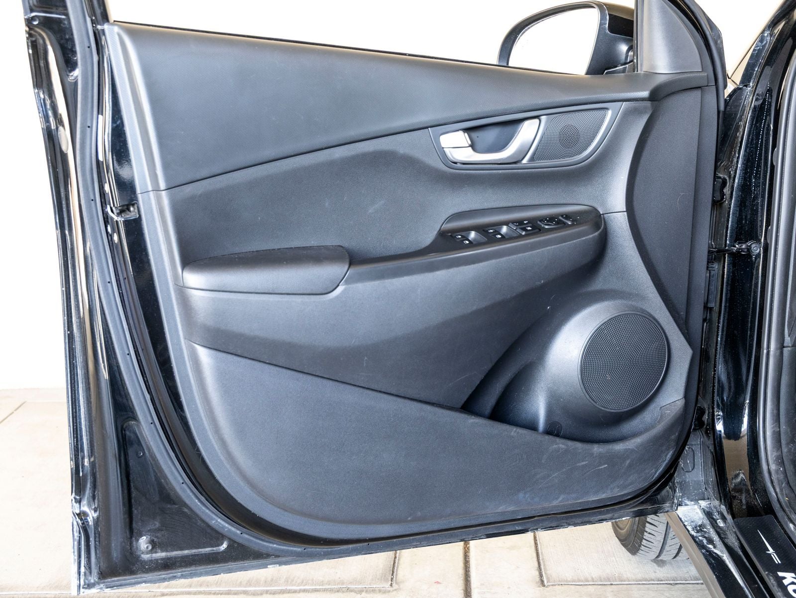 2023 Hyundai KONA ELECTRIC SEL