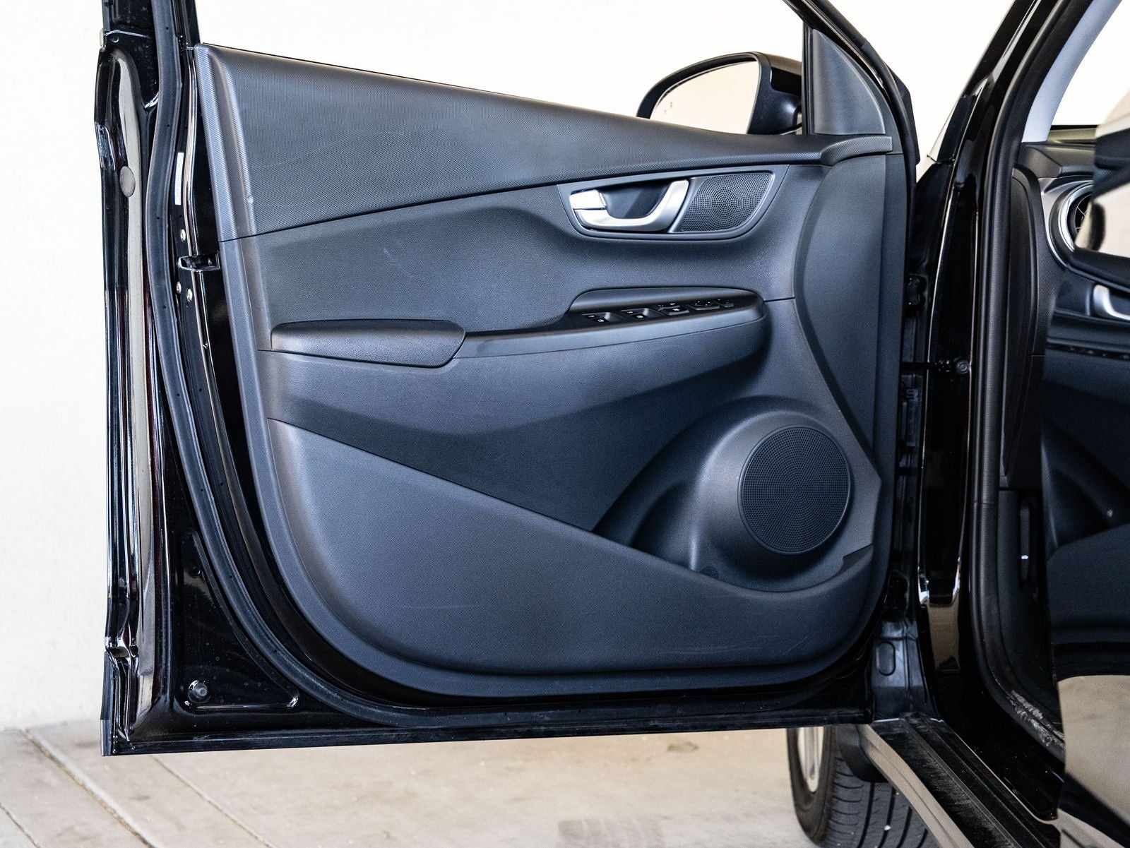 2023 Hyundai KONA ELECTRIC SEL