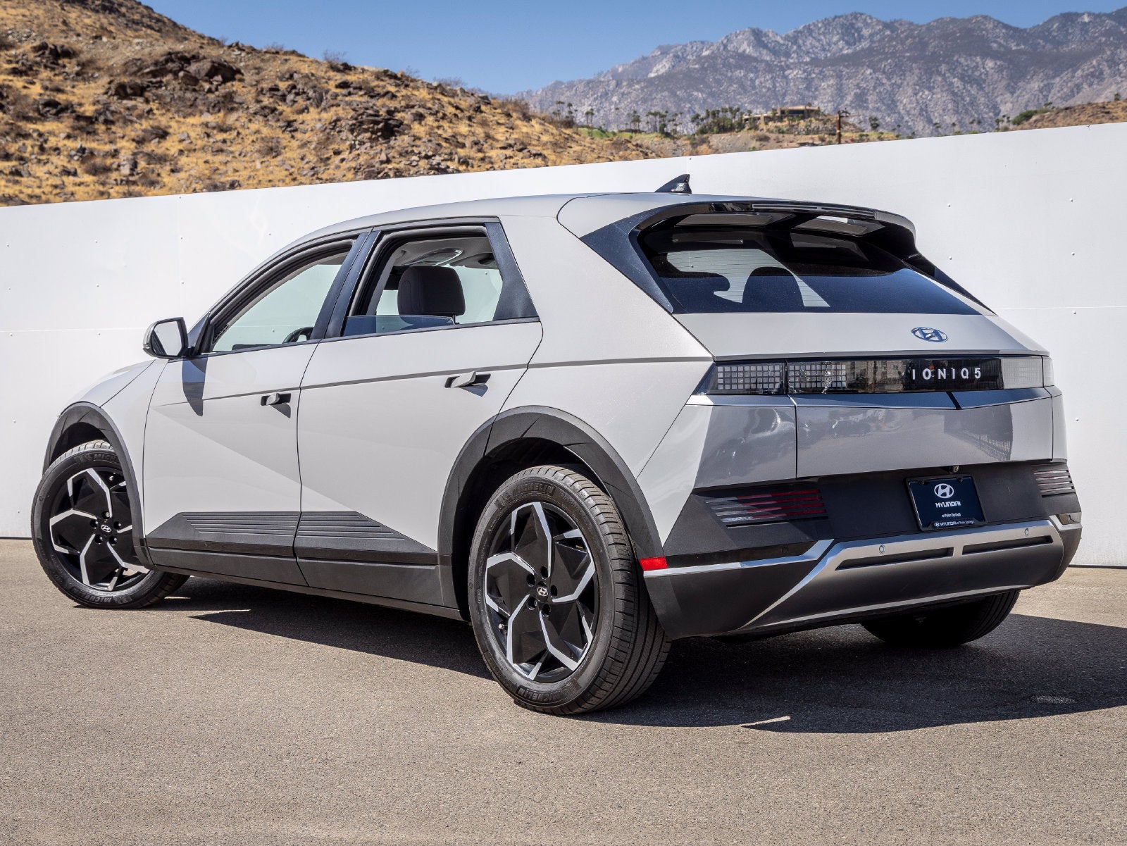 2024 Hyundai IONIQ 5 SEL