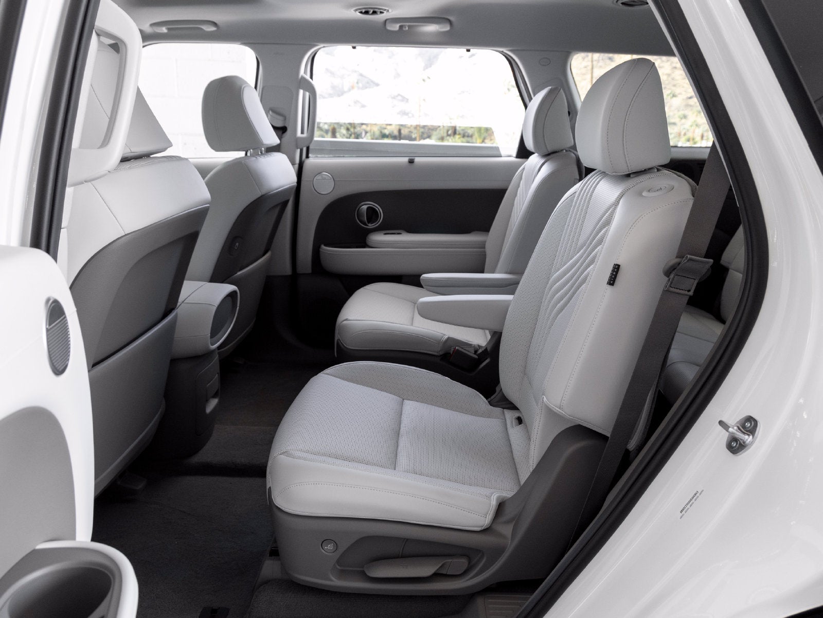 2027 Hyundai PALISADE HYBRID SEL 7 Passenger