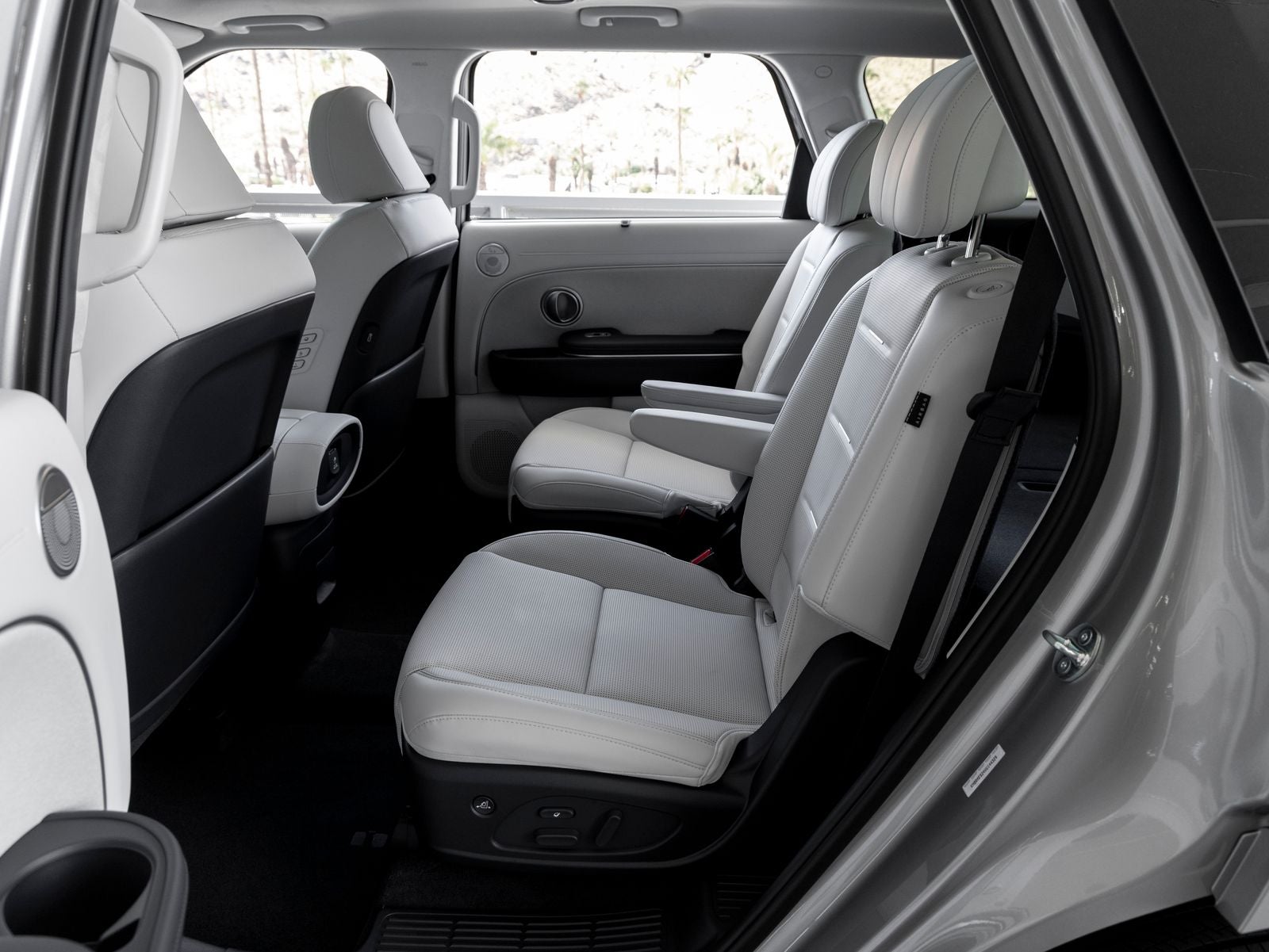 2027 Hyundai PALISADE SEL 7 Passenger