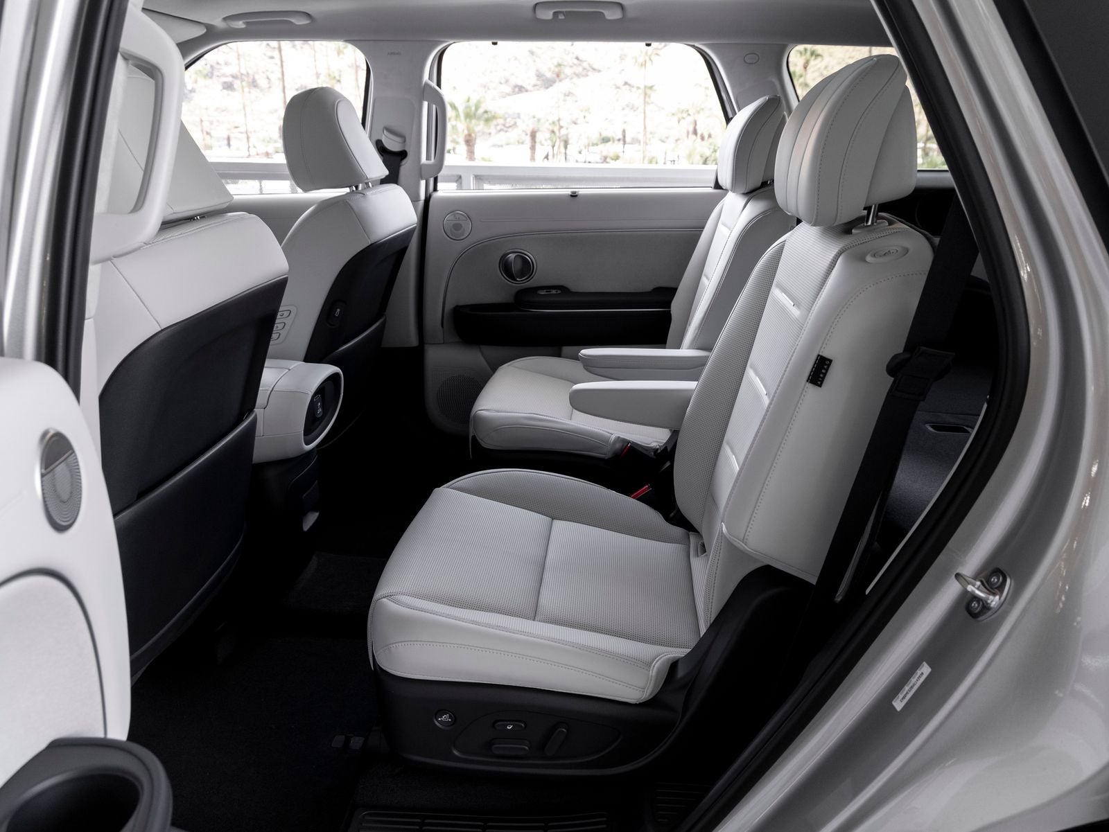 2027 Hyundai PALISADE SEL 7 Passenger