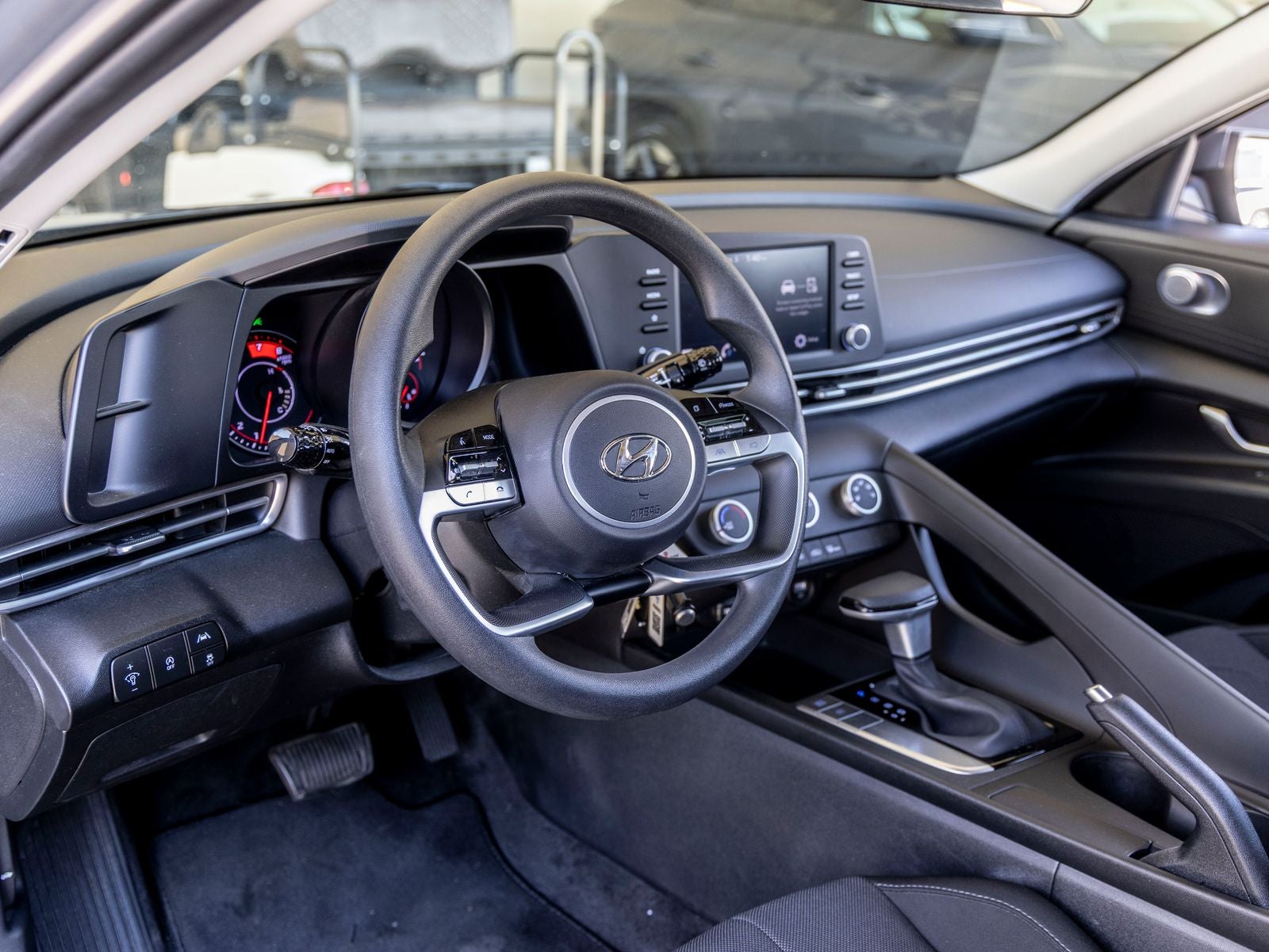 2023 Hyundai ELANTRA SE