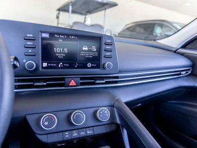 2023 Hyundai ELANTRA SE