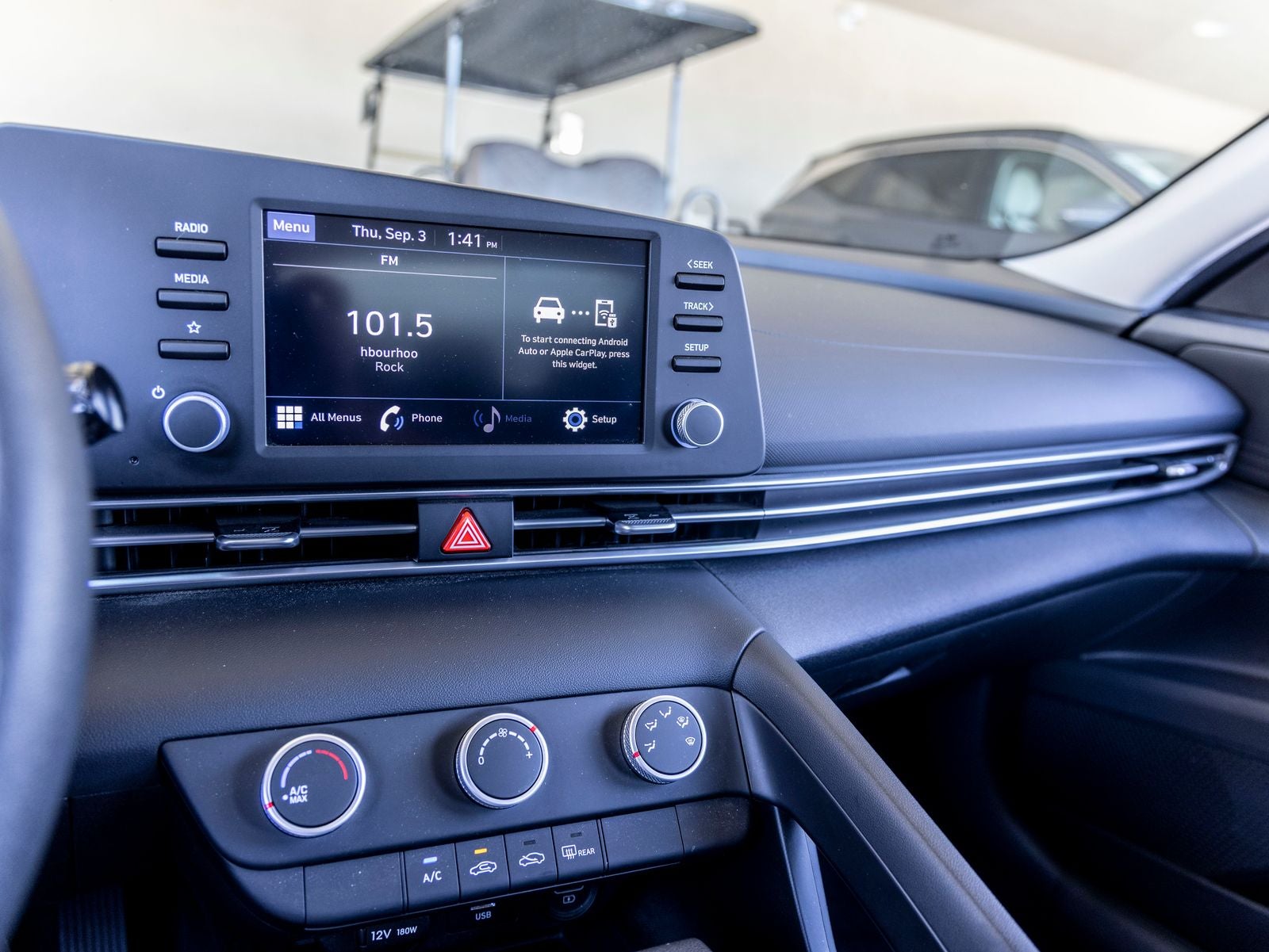 2023 Hyundai ELANTRA SE