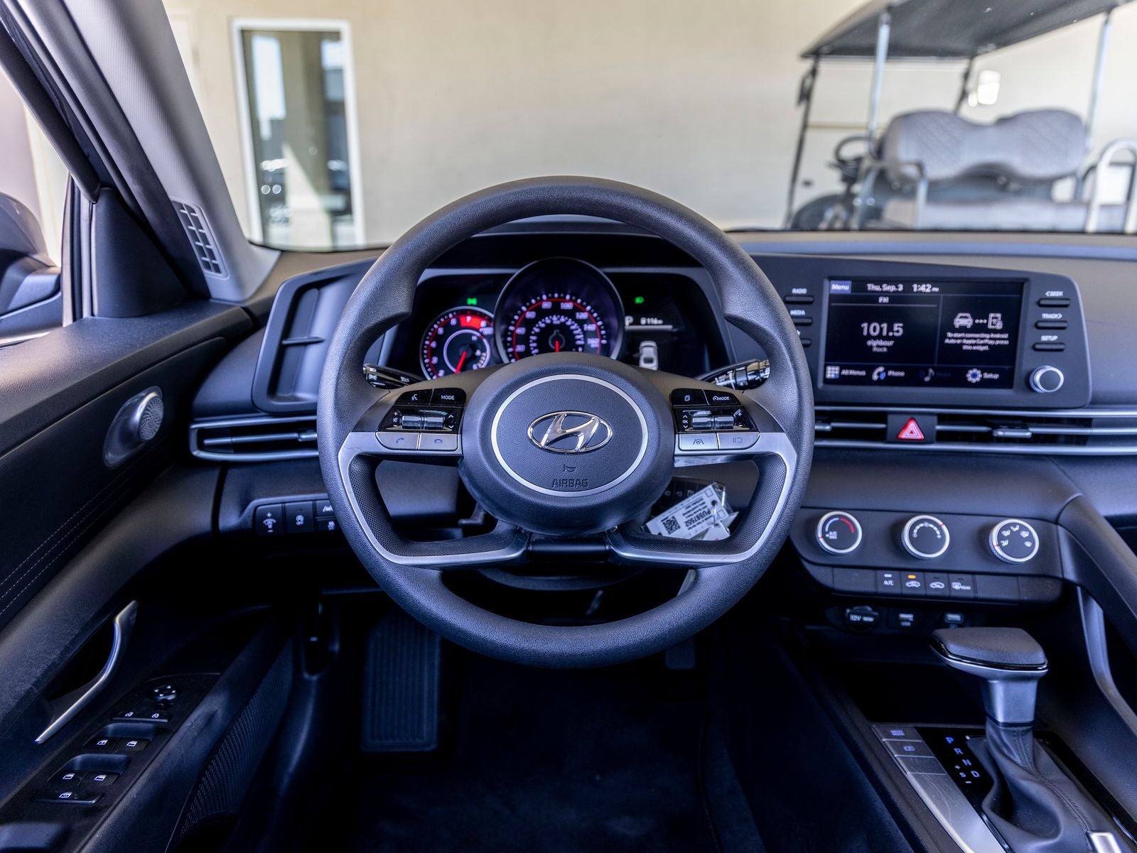 2023 Hyundai ELANTRA SE