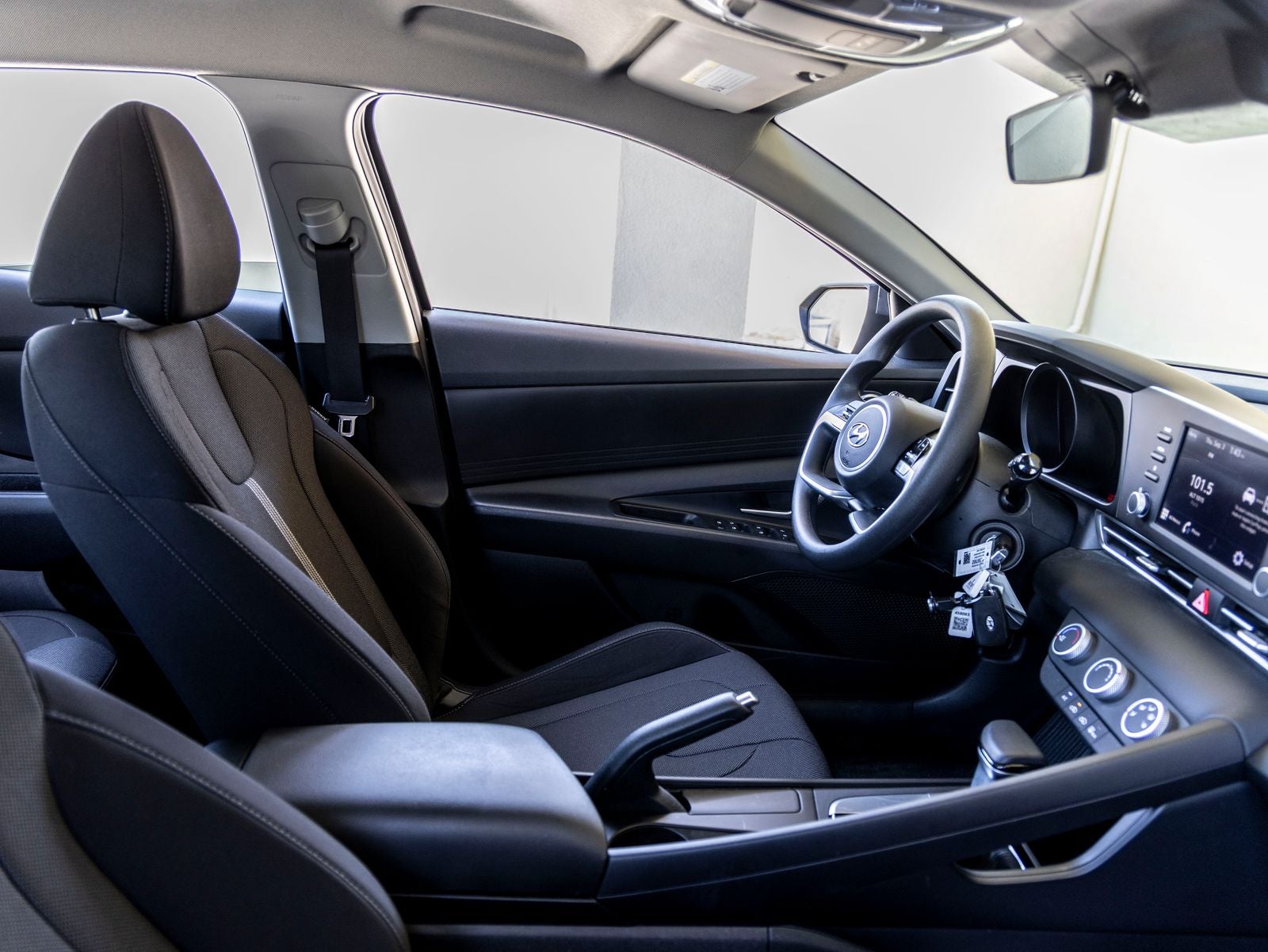 2023 Hyundai ELANTRA SE