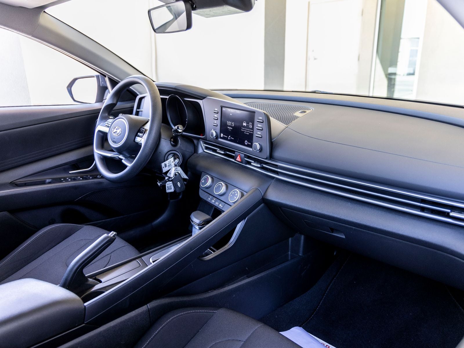 2023 Hyundai ELANTRA SE