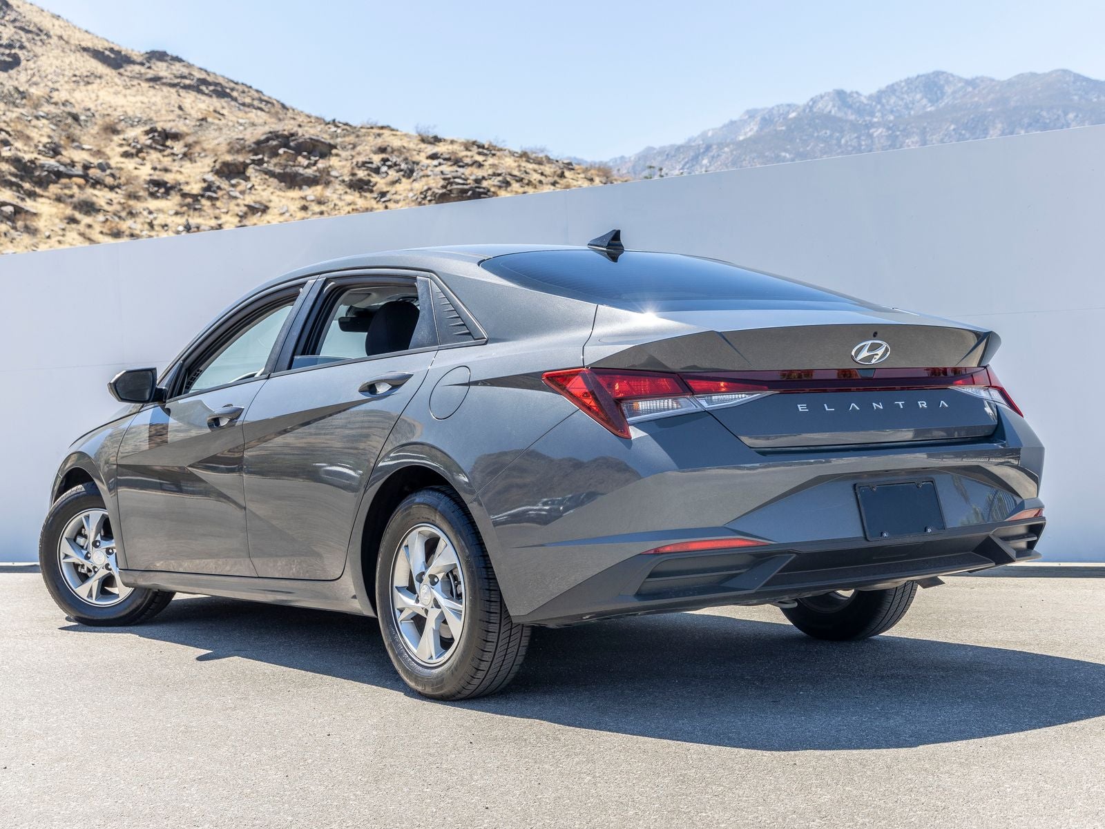 2023 Hyundai ELANTRA SE