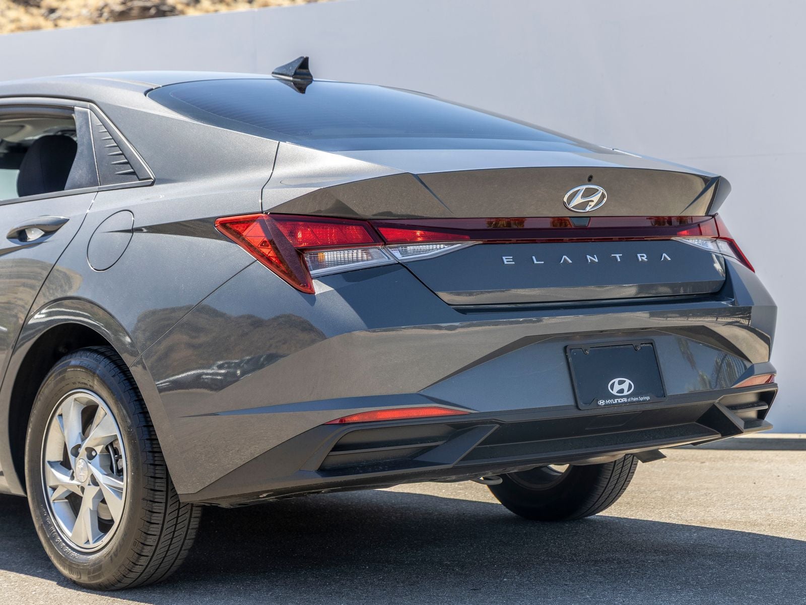 2023 Hyundai ELANTRA SE