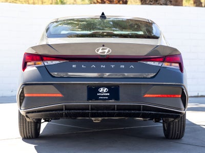 2026 Hyundai ELANTRA SE