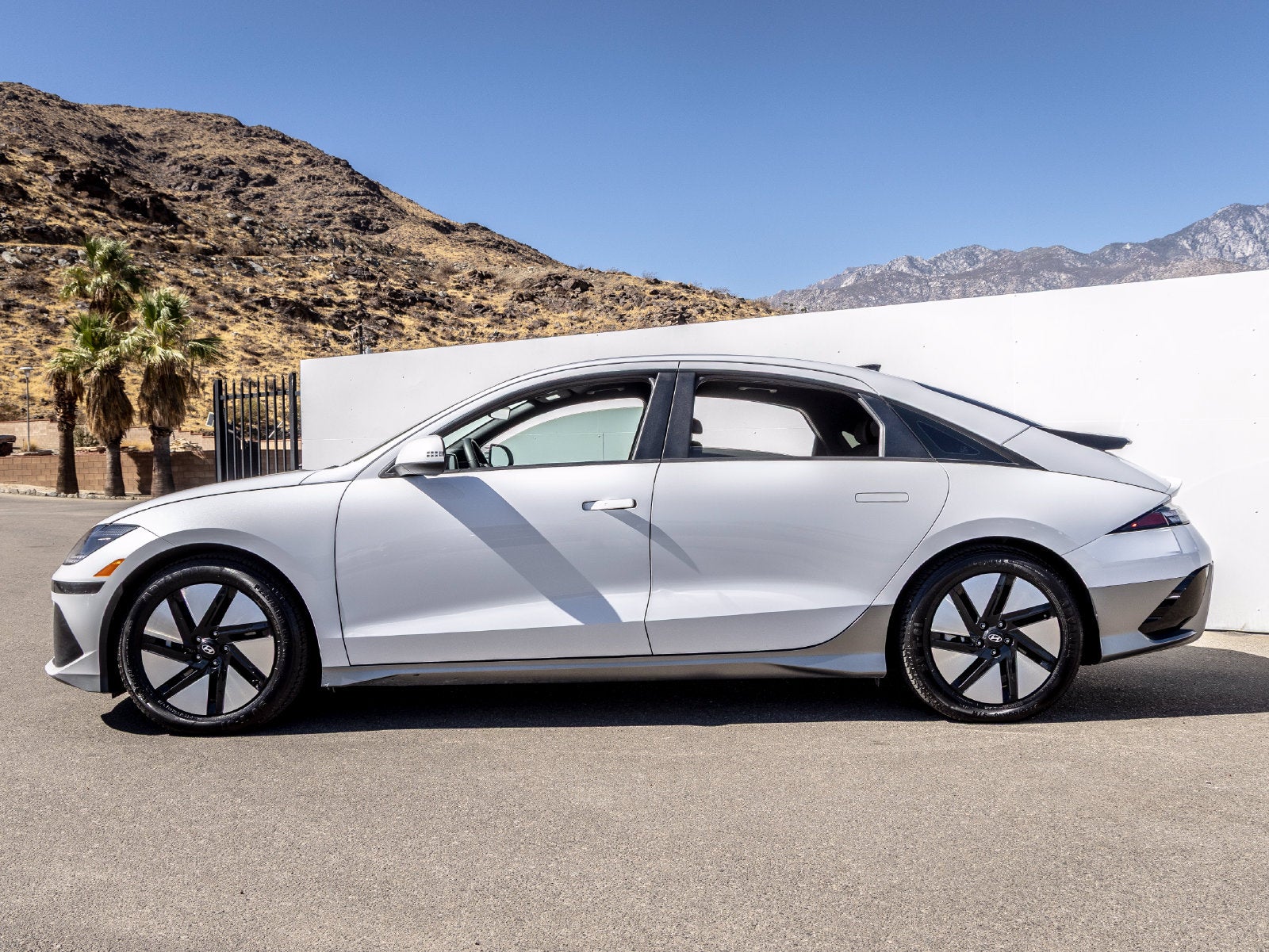 2024 Hyundai IONIQ 6 SE