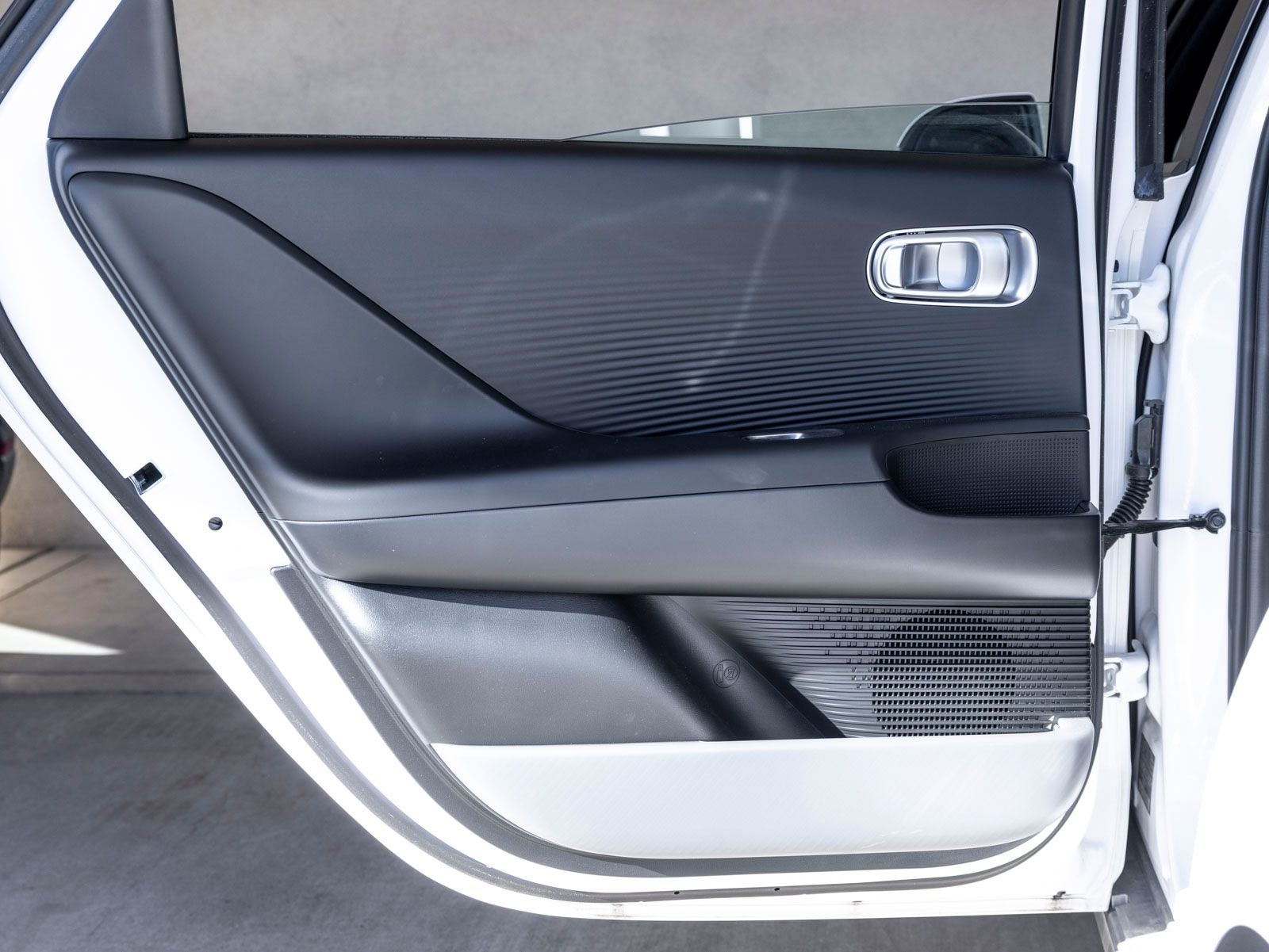 2025 Hyundai IONIQ 6 SE