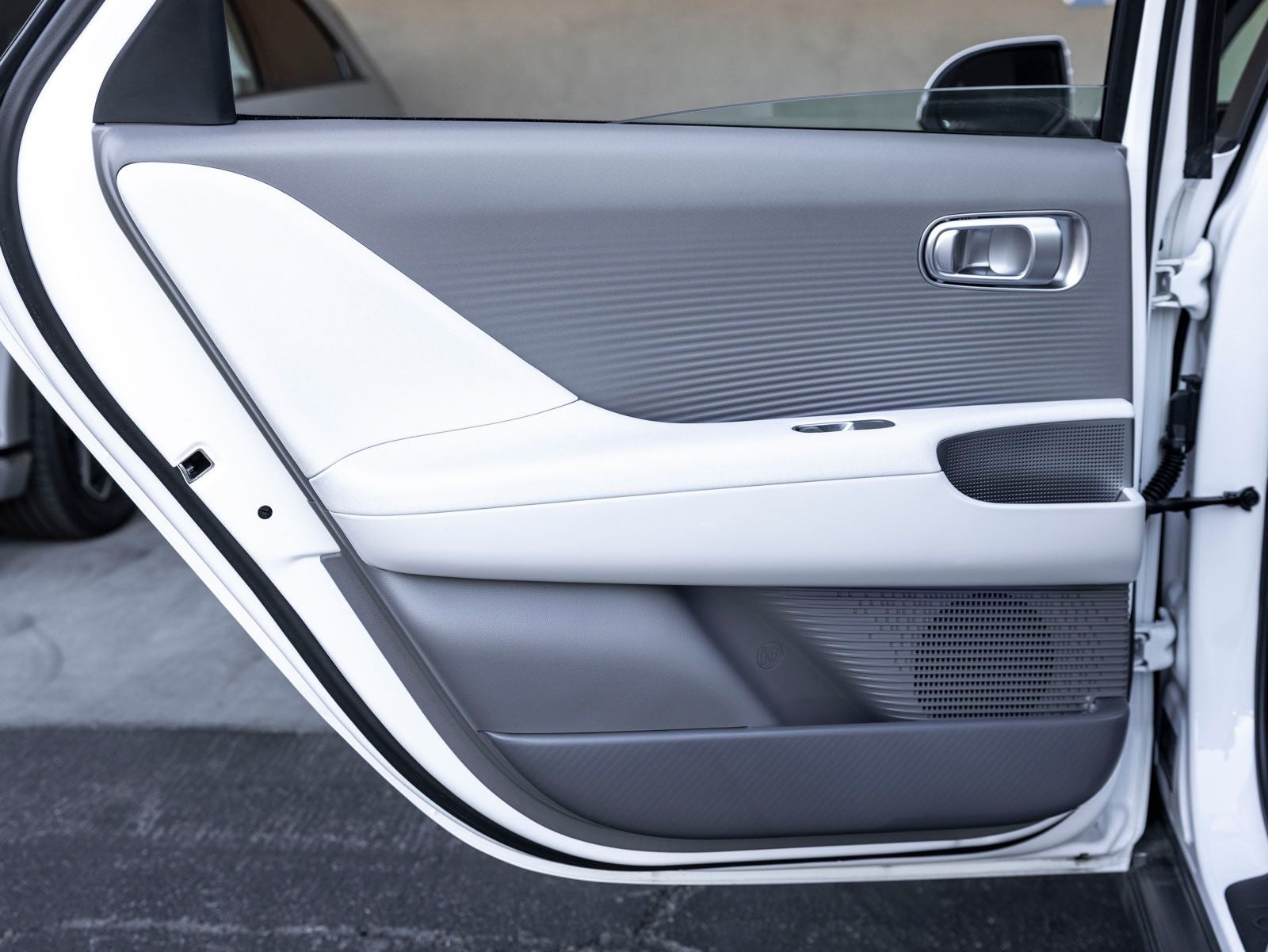 2025 Hyundai IONIQ 6 SEL