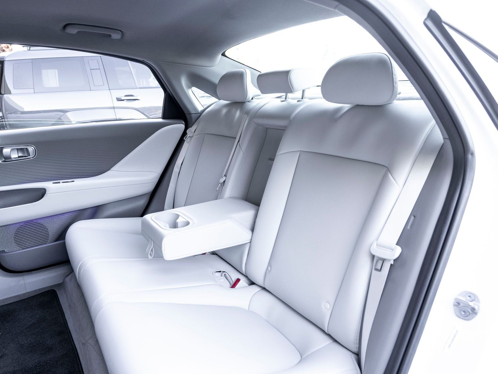 2025 Hyundai IONIQ 6 SEL