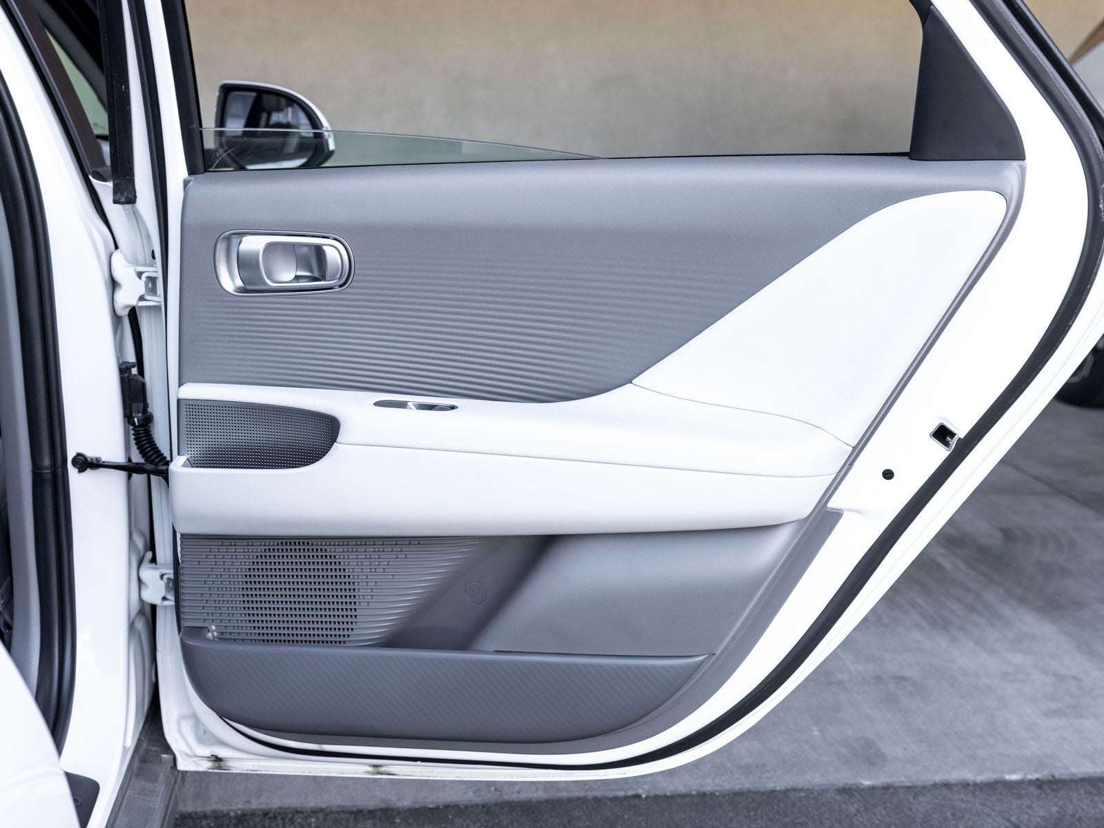 2025 Hyundai IONIQ 6 SEL