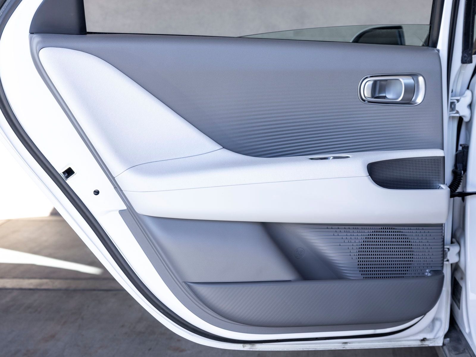 2025 Hyundai IONIQ 6 SEL