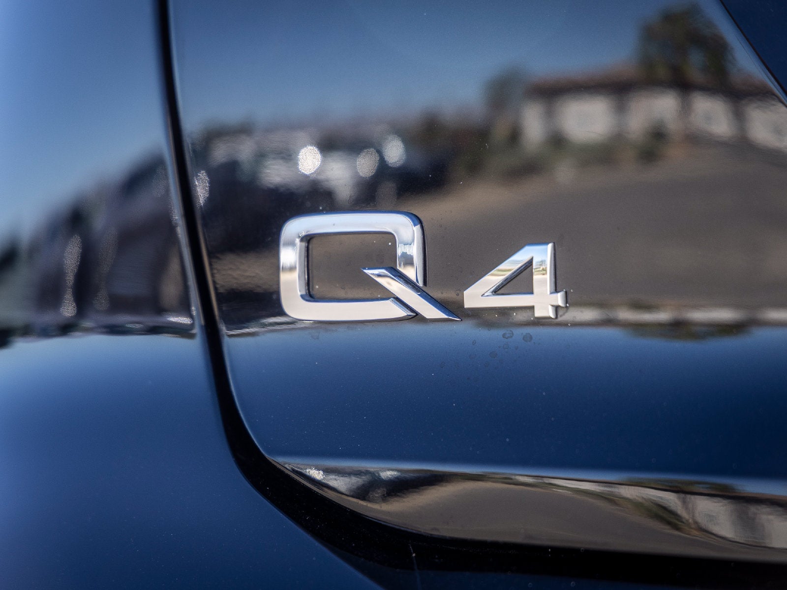 2024 Audi Q4 e-tron Premium Plus