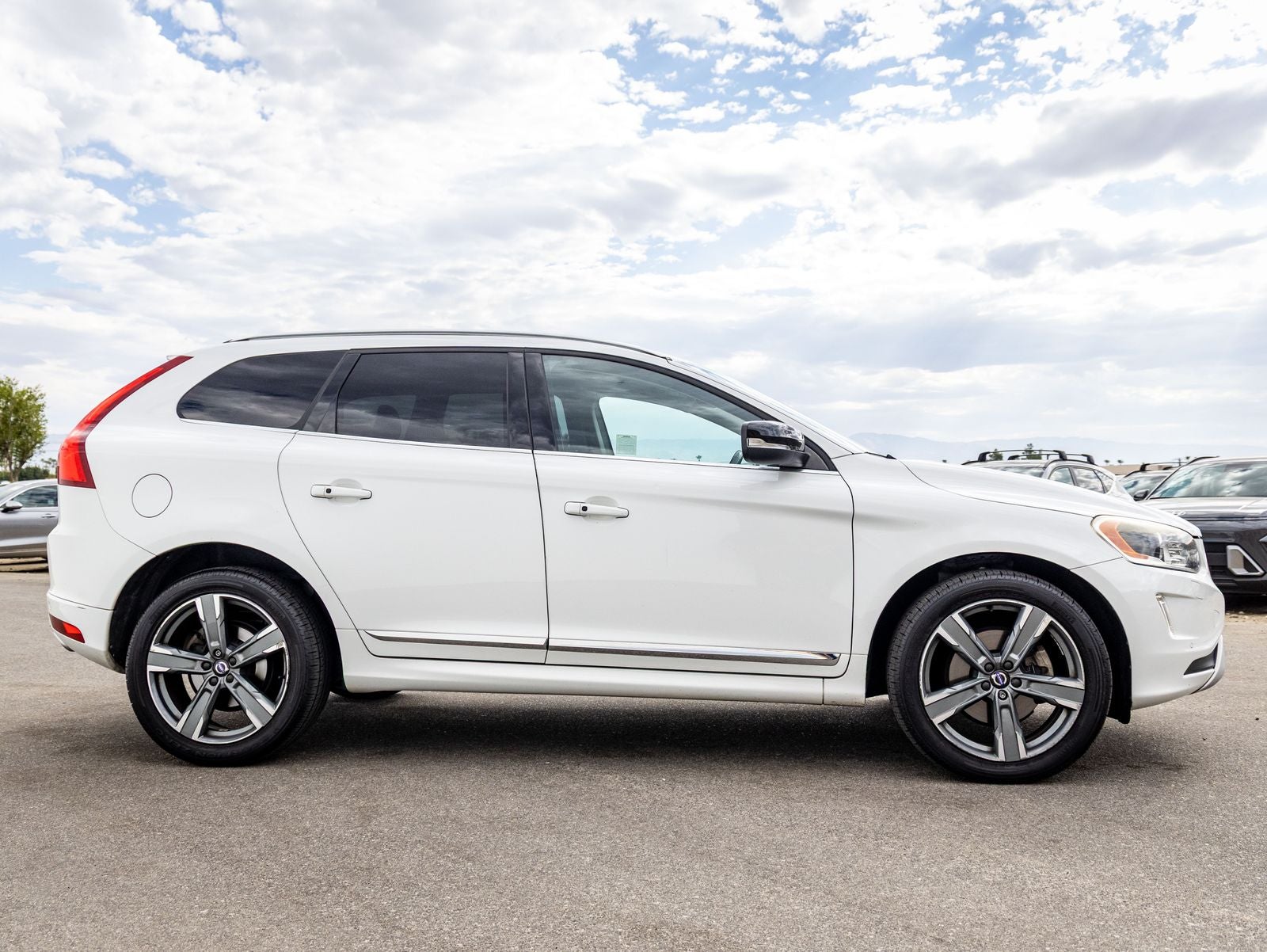 2017 Volvo XC60 T6 Dynamic