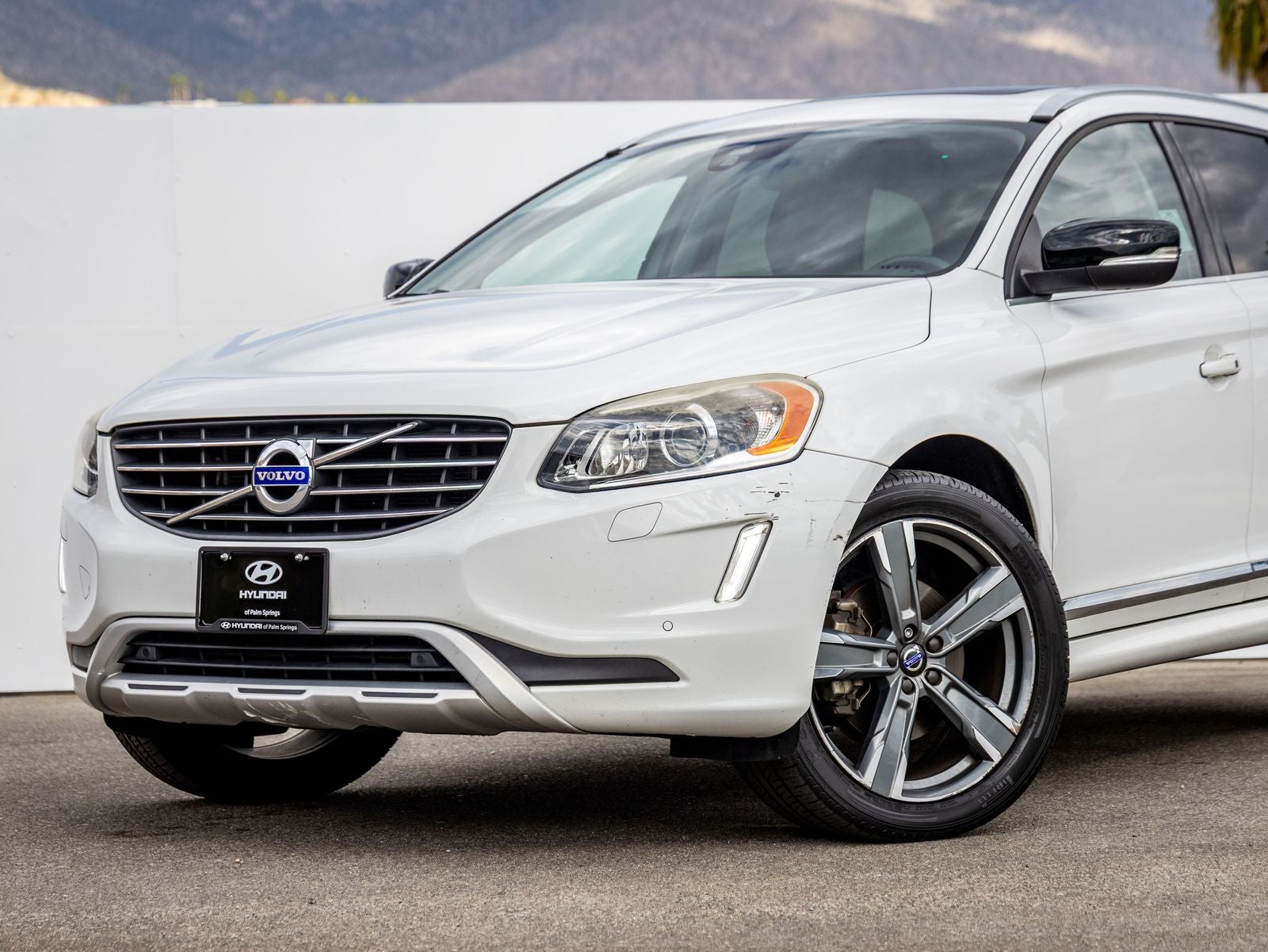 Used 2017 Volvo XC60 T6 Dynamic with VIN YV449MRR5H2048249 for sale in Palm Springs, CA